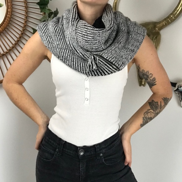 NWT Lululemon Black Totally Toasty Neck Warmer - Picture 3 of 16